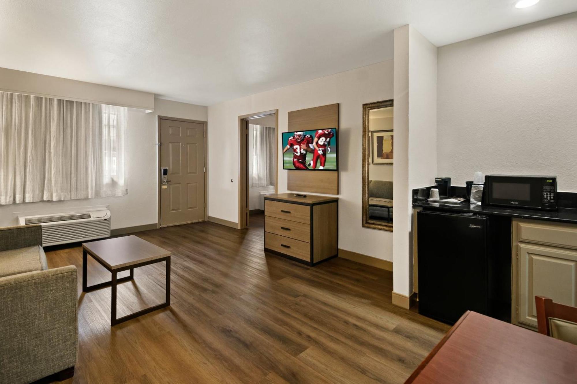 Red Roof Inn & Suites Irving - Dfw Airport South 外观 照片