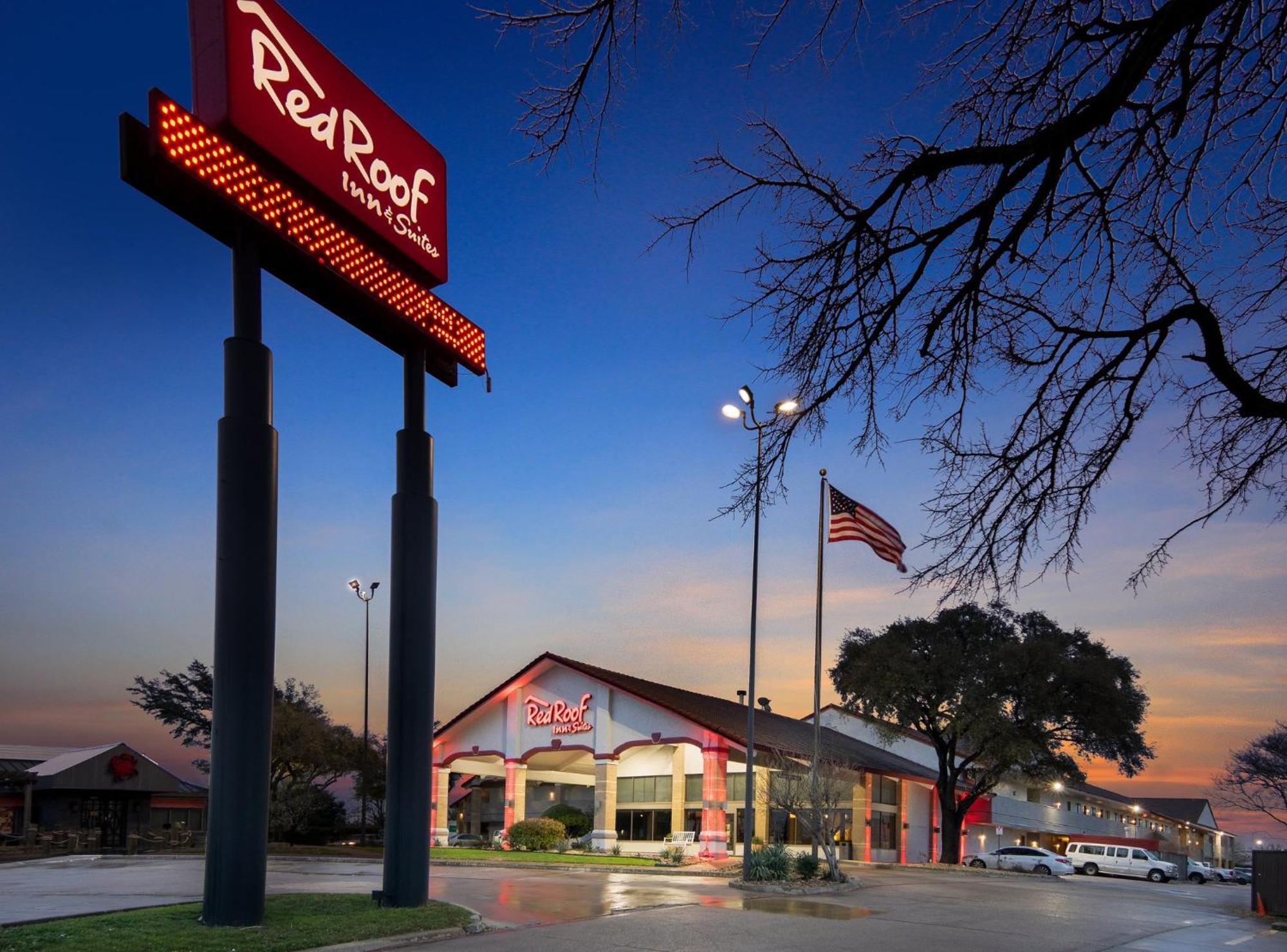 Red Roof Inn & Suites Irving - Dfw Airport South 外观 照片