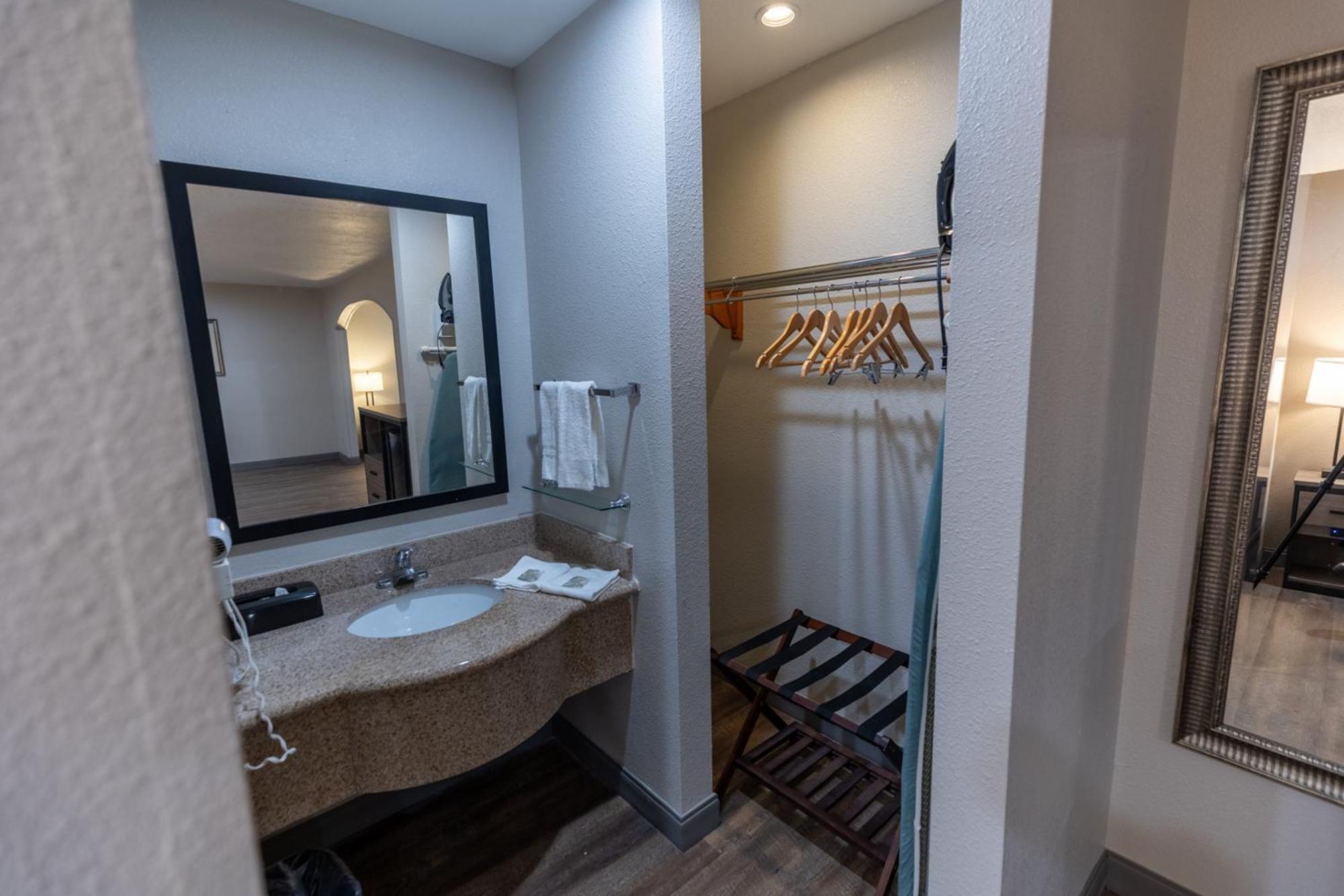 Red Roof Inn & Suites Irving - Dfw Airport South 外观 照片