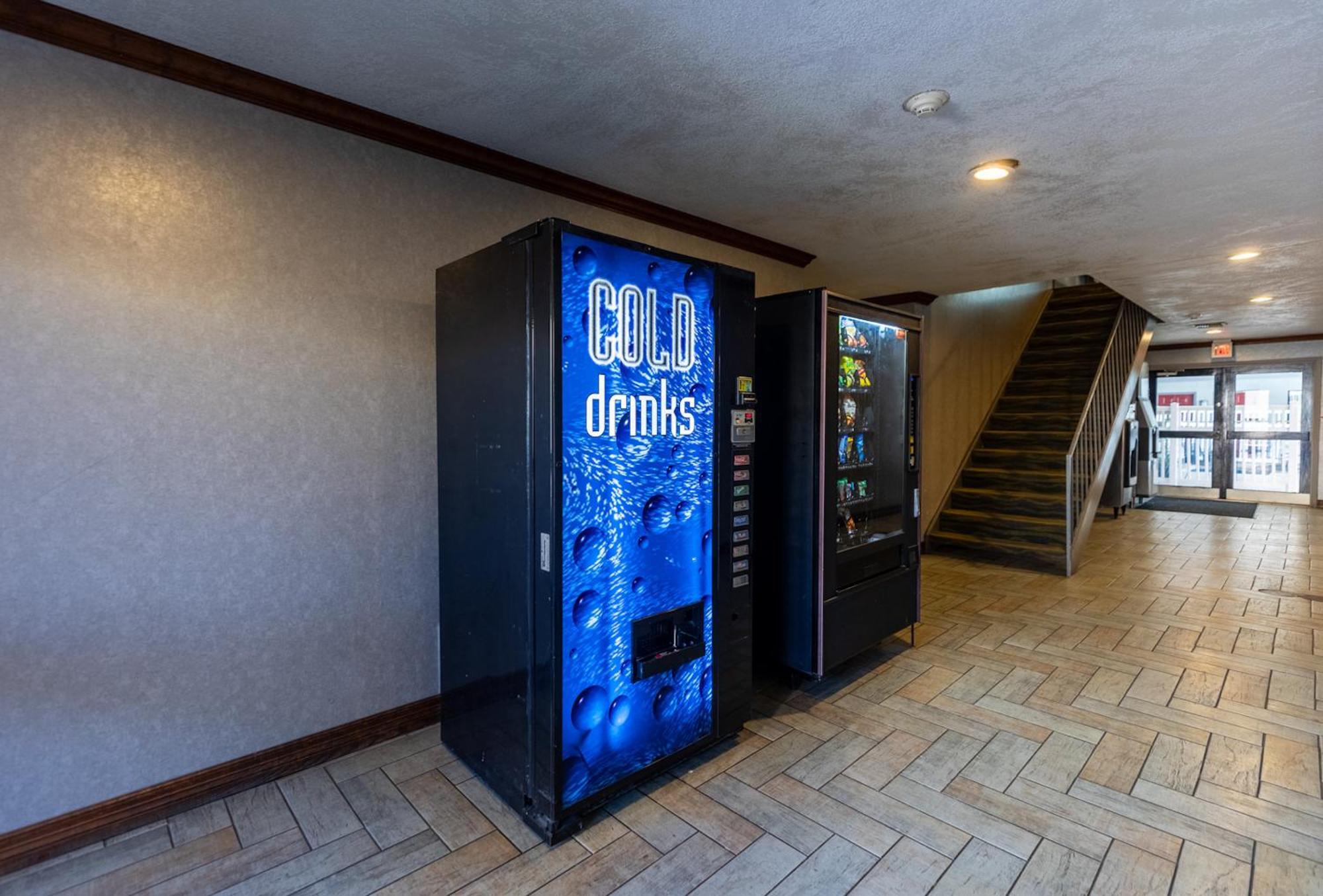 Red Roof Inn & Suites Irving - Dfw Airport South 外观 照片
